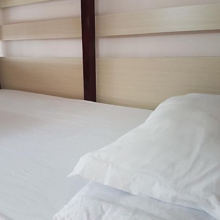 Happy Hostel Vn (Adults Only) Хошимін Екстер'єр фото