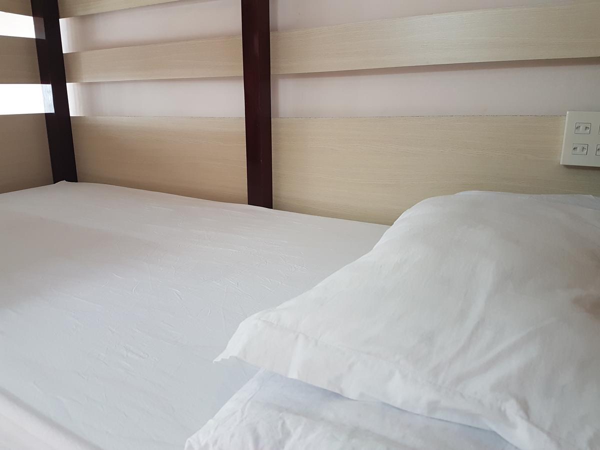 Happy Hostel Vn (Adults Only) Хошимін Екстер'єр фото